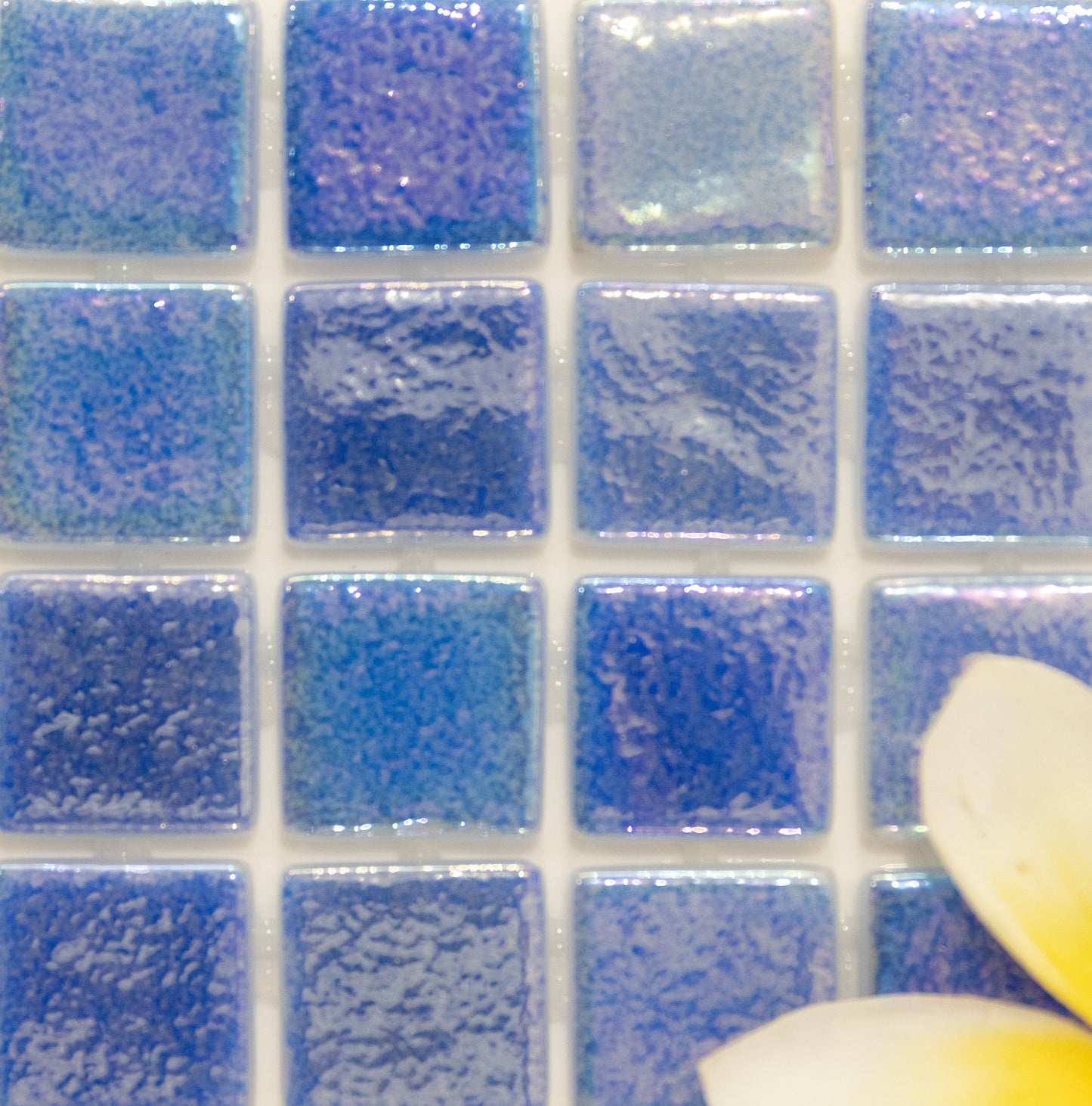 Opalescent Azul Cielo